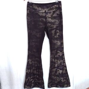 No Boundaries Black Metallic Camoflage Flare Leggings Size Large